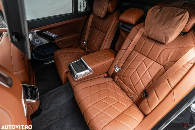 BMW Seria 7 din 2025 cu 6.000 km - oferta BMW151439 - foto 34