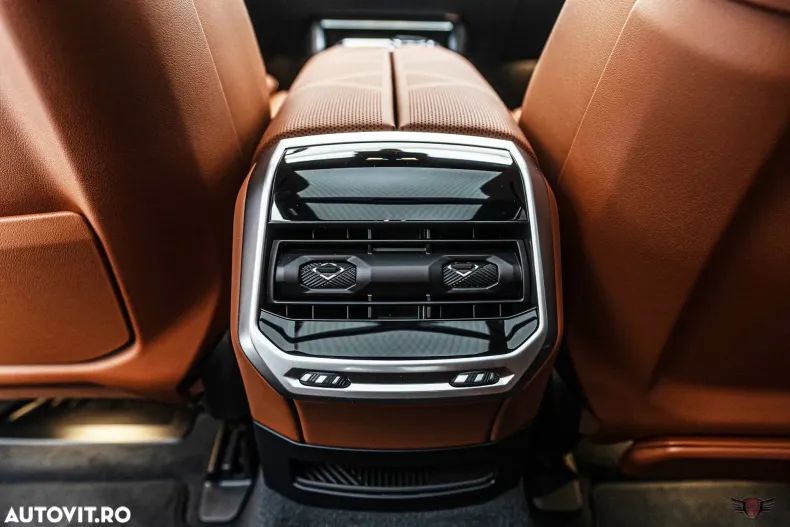 BMW Seria 7 din 2025 cu 6.000 km - oferta BMW151439 - foto 37