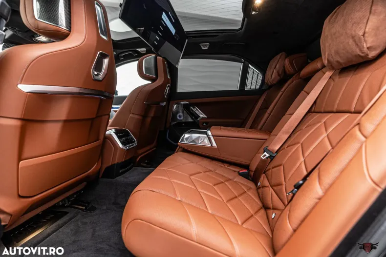 BMW Seria 7 din 2025 cu 6.000 km - oferta BMW151439 - foto 39