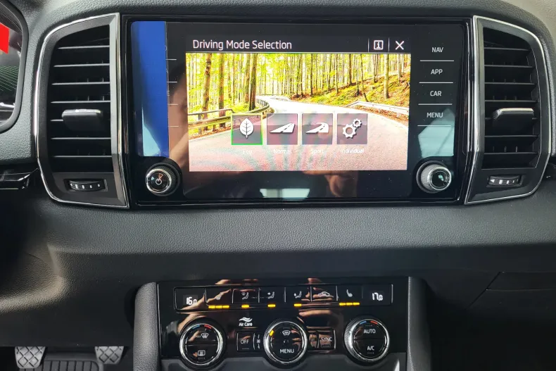 Skoda Karoq din 2025 cu 15 km - oferta SKO151444 - foto 25