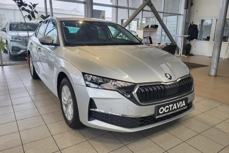 Skoda Octavia din 2025 cu 44 km - oferta SKO151445 - foto 3