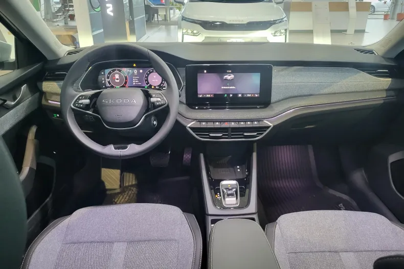 Skoda Octavia din 2025 cu 44 km - oferta SKO151445 - foto 8