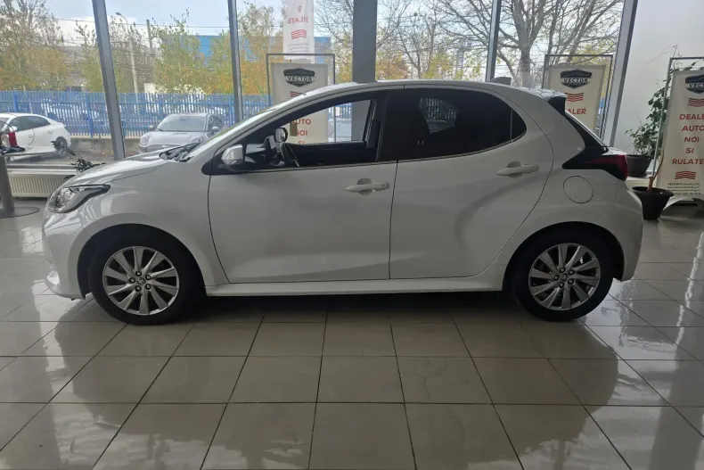 Toyota Yaris din 2024 cu 15.843 km - oferta TOY151446 - foto 3