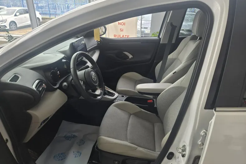 Toyota Yaris din 2024 cu 15.843 km - oferta TOY151446 - foto 4