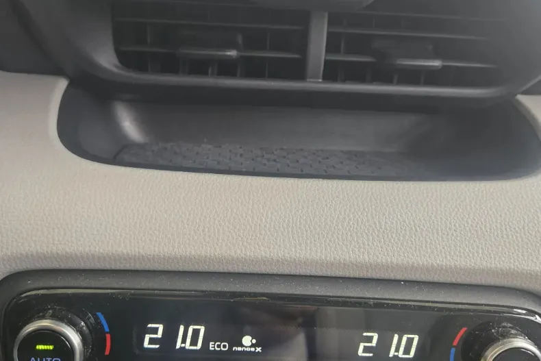 Toyota Yaris din 2024 cu 15.843 km - oferta TOY151446 - foto 14