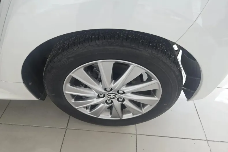 Toyota Yaris din 2024 cu 15.843 km - oferta TOY151446 - foto 17