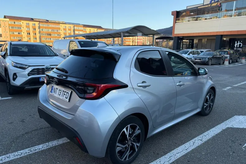 Toyota Yaris din 2024 cu 101.700 km - oferta TOY151451 - foto 4