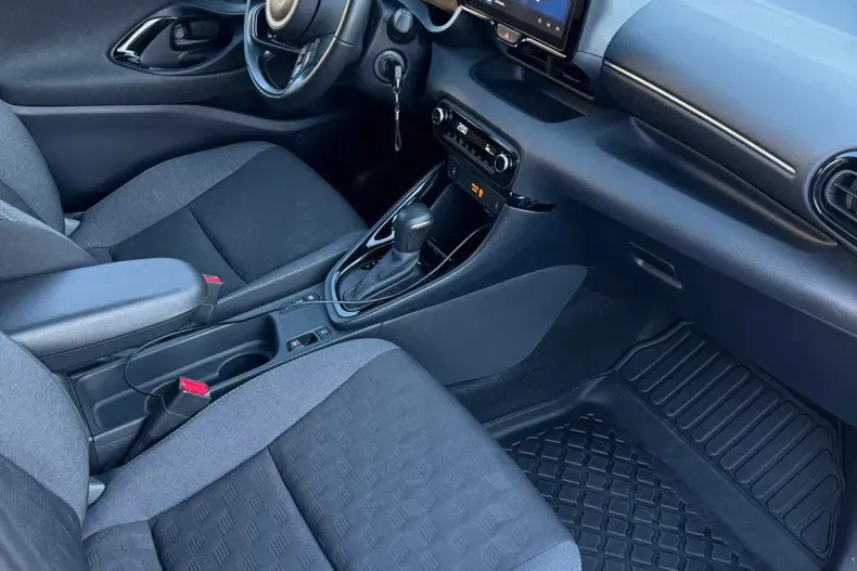 Toyota Yaris din 2024 cu 101.700 km - oferta TOY151451 - foto 9