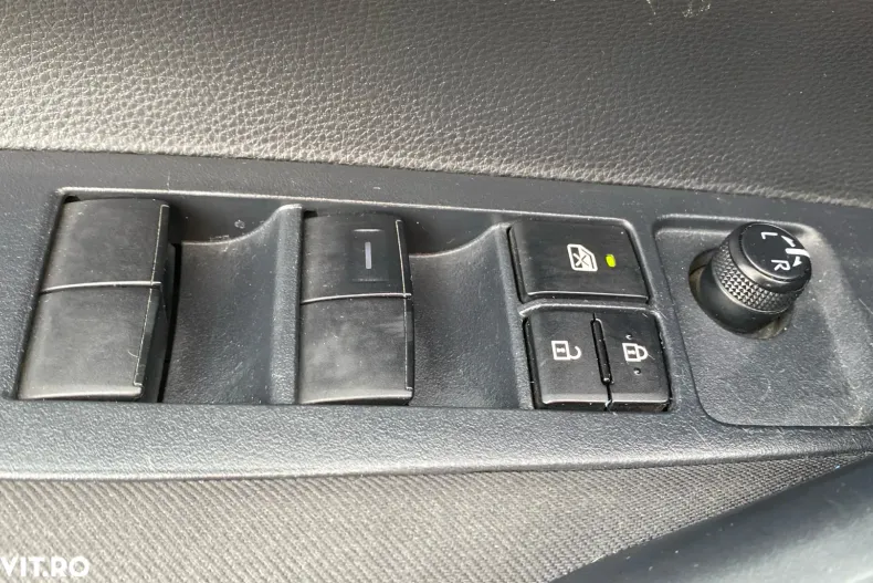 Toyota Corolla din 2019 cu 160.000 km - oferta TOY151458 - foto 11