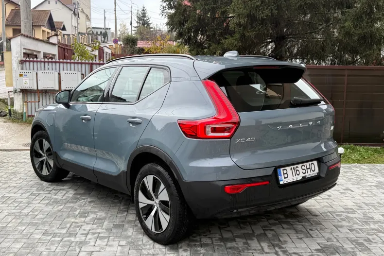Volvo XC40 din 2023 cu 26.215 km - oferta VOL151465 - foto 2