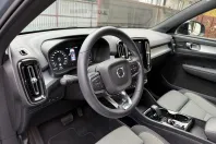 Volvo XC40 din 2023 cu 26.215 km - oferta VOL151465 - foto 13