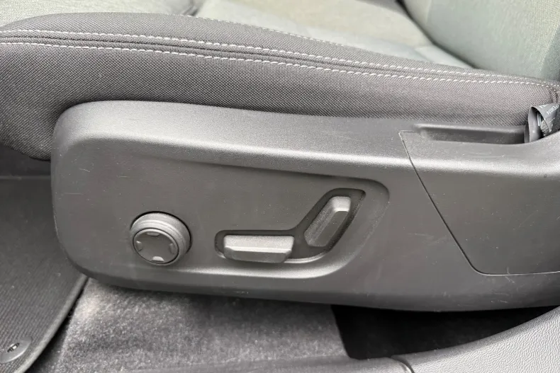 Volvo XC40 din 2023 cu 26.215 km - oferta VOL151465 - foto 23