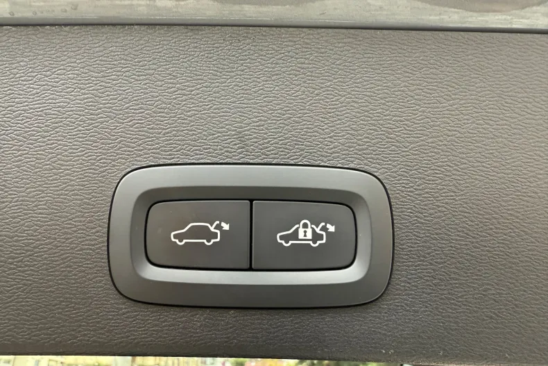 Volvo XC40 din 2023 cu 26.215 km - oferta VOL151465 - foto 25