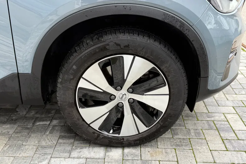 Volvo XC40 din 2023 cu 26.215 km - oferta VOL151465 - foto 26