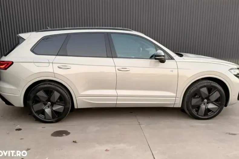 Volkswagen Touareg din 2024 cu 26.416 km - oferta VOL151476 - foto 6