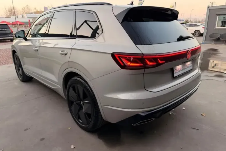 Volkswagen Touareg din 2024 cu 26.416 km - oferta VOL151476 - foto 7