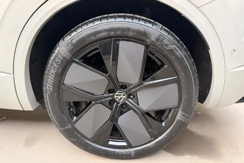 Volkswagen Touareg din 2024 cu 26.416 km - oferta VOL151476 - foto 8