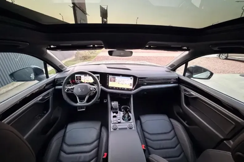 Volkswagen Touareg din 2024 cu 26.416 km - oferta VOL151476 - foto 14