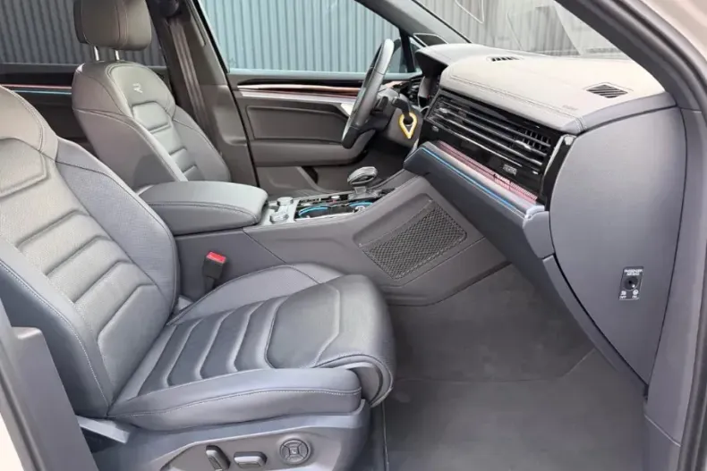 Volkswagen Touareg din 2024 cu 26.416 km - oferta VOL151476 - foto 16