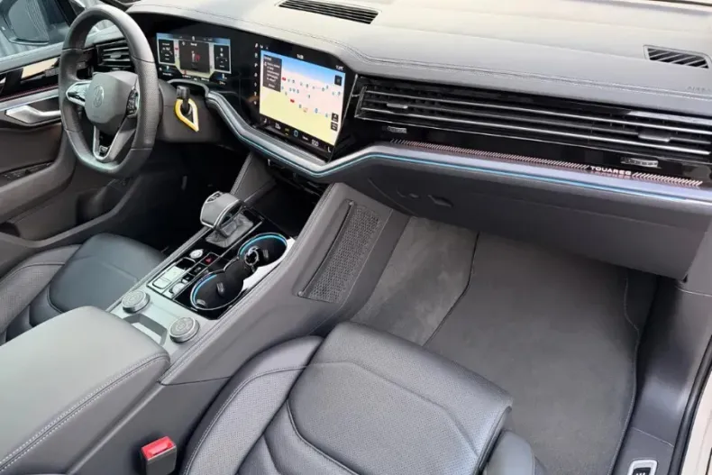 Volkswagen Touareg din 2024 cu 26.416 km - oferta VOL151476 - foto 18