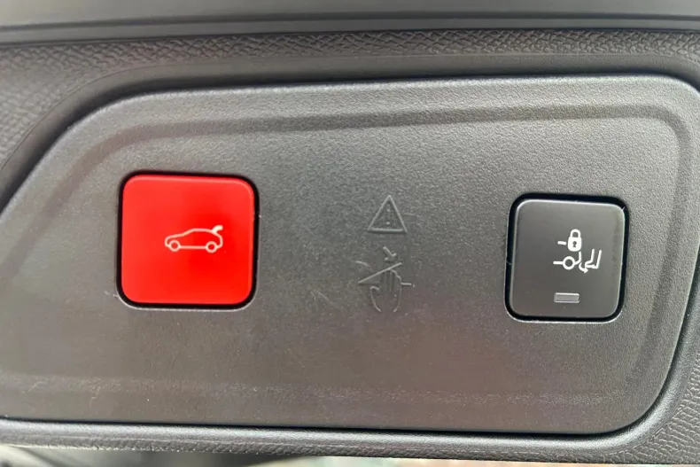 Peugeot 3008 din 2022 cu 76.859 km - oferta PEU151488 - foto 30