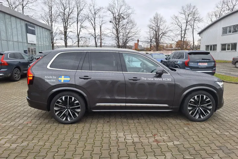 Volvo XC90 din 2025 cu 7.500 km - oferta VOL151492 - foto 7