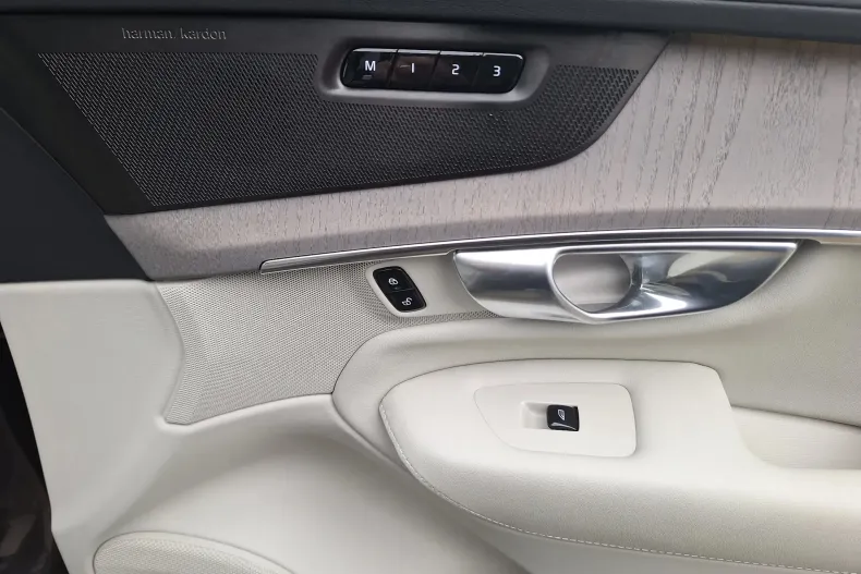 Volvo XC90 din 2025 cu 7.500 km - oferta VOL151492 - foto 35