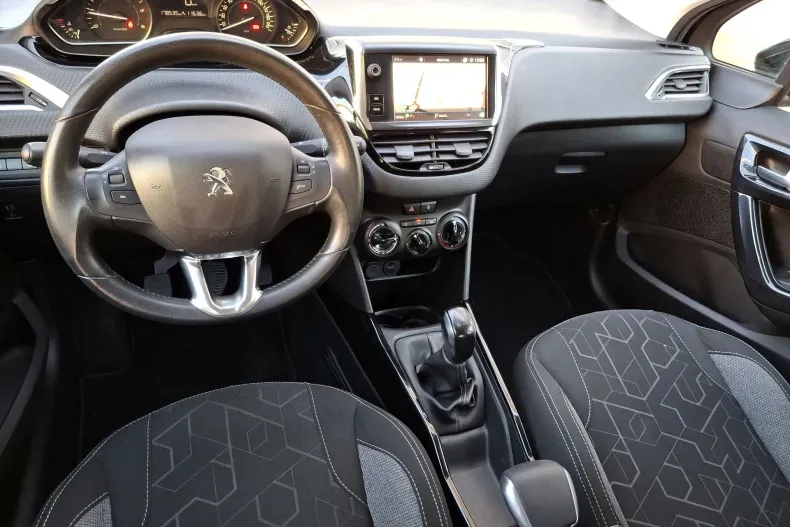 Peugeot 2008 din 2019 cu 177.000 km - oferta PEU151523 - foto 11