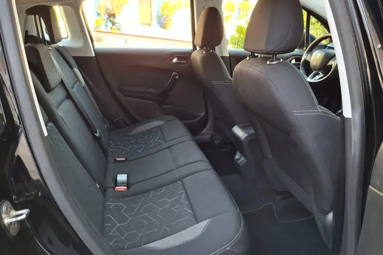 Peugeot 2008 din 2019 cu 177.000 km - oferta PEU151523 - foto 16