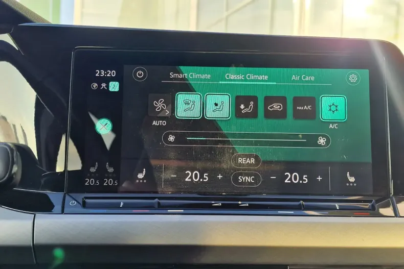 Volkswagen Golf din 2021 cu 166.276 km - oferta VOL151531 - foto 24