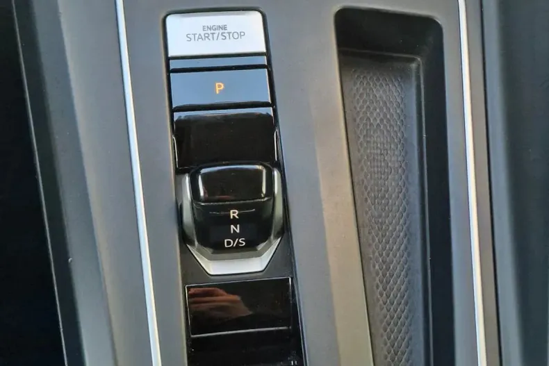 Volkswagen Golf din 2021 cu 166.276 km - oferta VOL151531 - foto 27