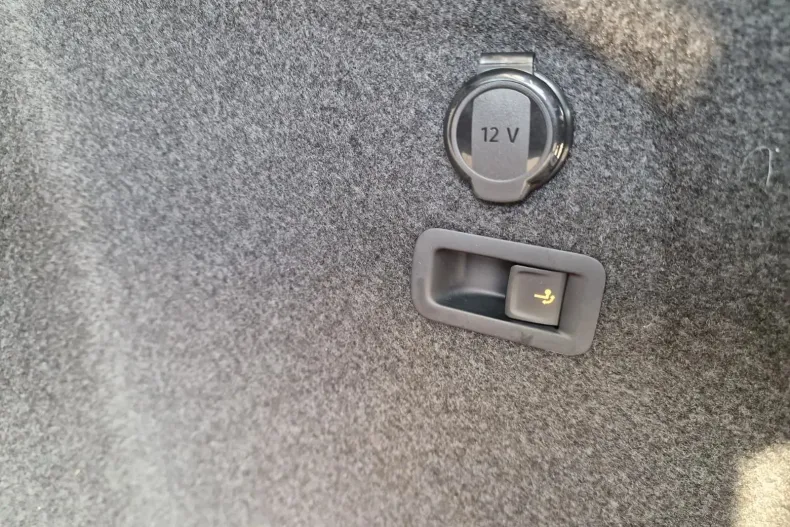 Volkswagen Golf din 2021 cu 166.276 km - oferta VOL151531 - foto 31