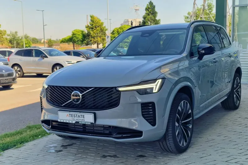 Volvo XC90 din 2025 cu 2.775 km - oferta VOL151532 - foto 1