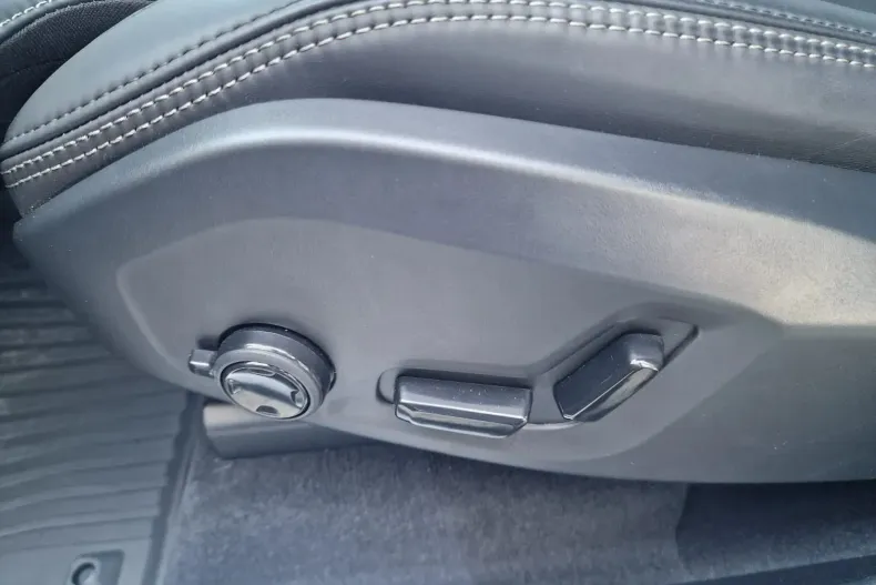 Volvo XC90 din 2025 cu 2.775 km - oferta VOL151532 - foto 11