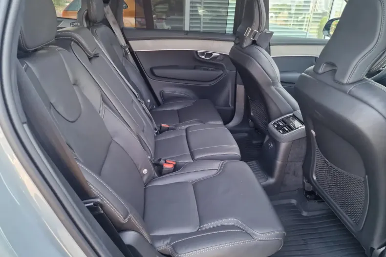 Volvo XC90 din 2025 cu 2.775 km - oferta VOL151532 - foto 32