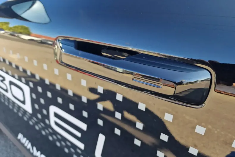 Volvo EX30 din 2025 cu 2.005 km - oferta VOL151533 - foto 8