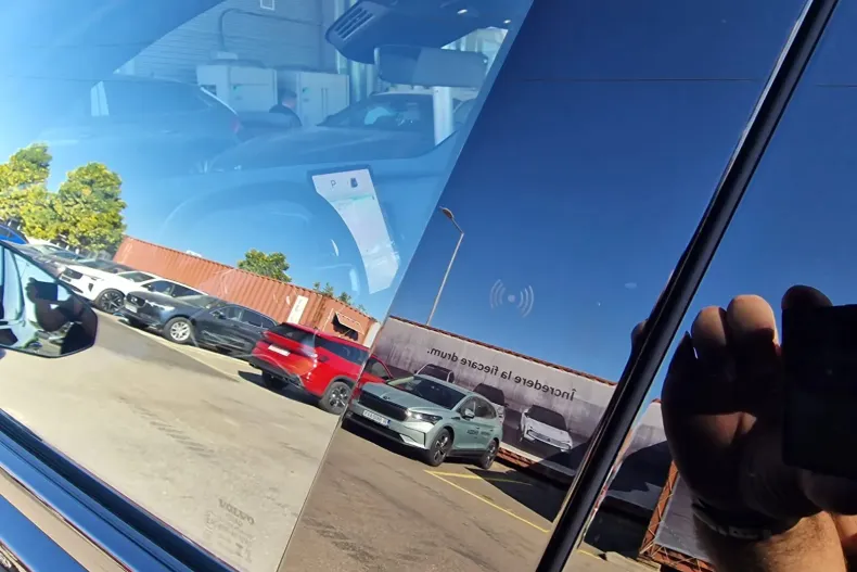 Volvo EX30 din 2025 cu 2.005 km - oferta VOL151533 - foto 9