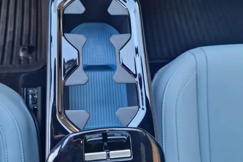 Volvo EX30 din 2025 cu 2.005 km - oferta VOL151533 - foto 31