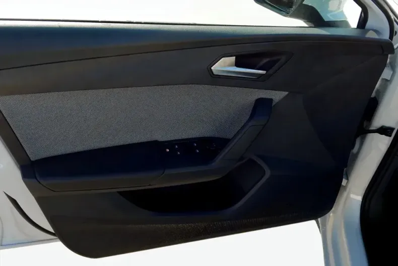 Seat Leon din 2025 cu 2.000 km - oferta SEA151556 - foto 9