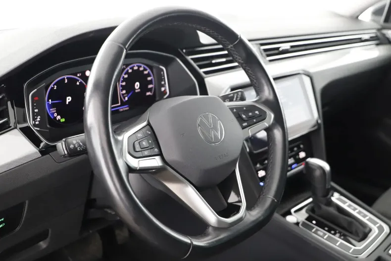 Volkswagen Passat din 2022 cu 156.724 km - oferta VOL151558 - foto 12