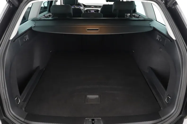 Volkswagen Passat din 2022 cu 156.724 km - oferta VOL151558 - foto 24