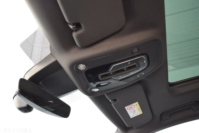 Audi Q8 din 2024 cu 3.000 km - oferta AUD151564 - foto 25