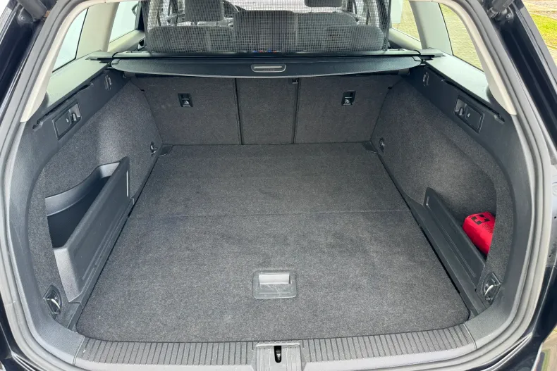 Volkswagen Passat din 2021 cu 175.000 km - oferta VOL151575 - foto 9