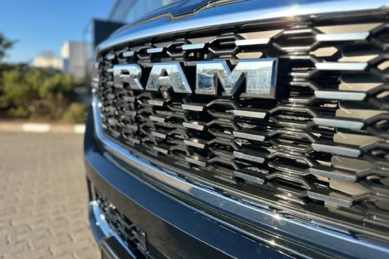 Dodge RAM din 2025 cu 22 km - oferta DOD151581 - foto 9