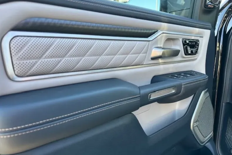 Dodge RAM din 2025 cu 22 km - oferta DOD151581 - foto 18