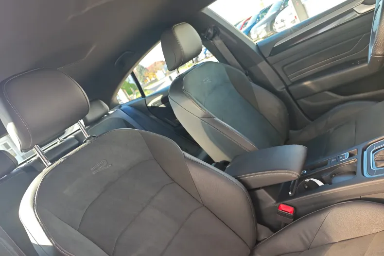 Volkswagen Arteon din 2021 cu 73.100 km - oferta VOL151609 - foto 19