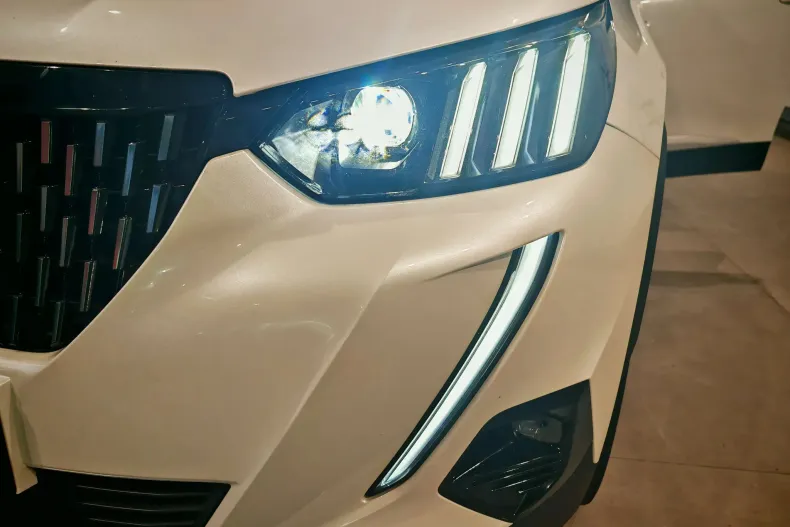 Peugeot 2008 din 2020 cu 99.916 km - oferta PEU151616 - foto 7