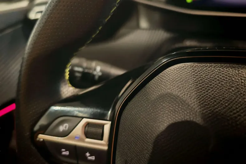 Peugeot 2008 din 2020 cu 99.916 km - oferta PEU151616 - foto 19