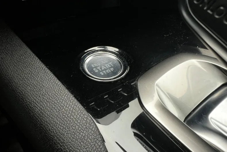 Peugeot 3008 din 2019 cu 160.606 km - oferta PEU151628 - foto 16