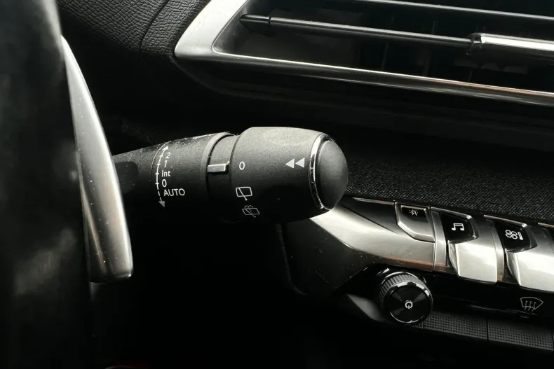 Peugeot 3008 din 2019 cu 160.606 km - oferta PEU151628 - foto 27